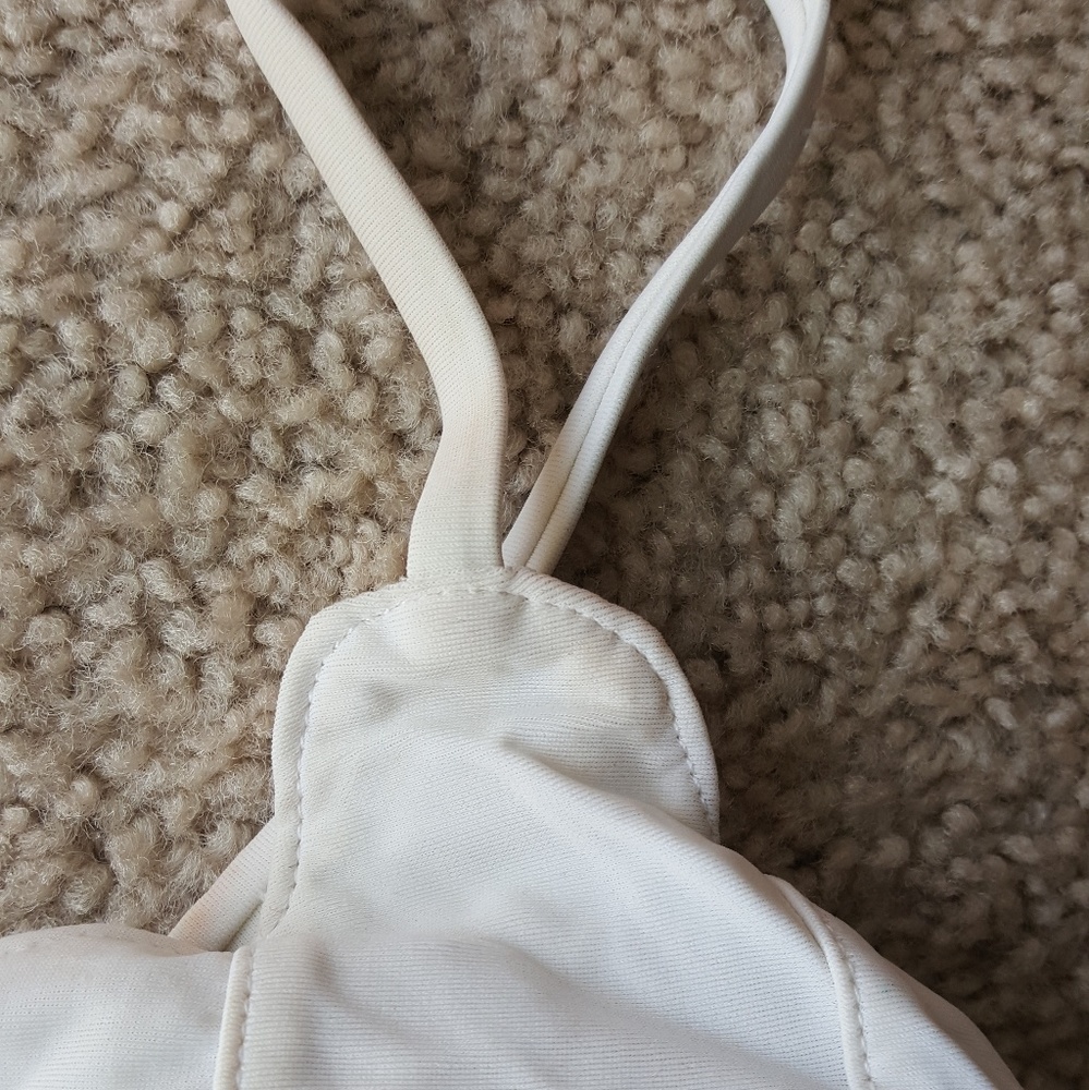 Bikini - Picture 3 of 5
